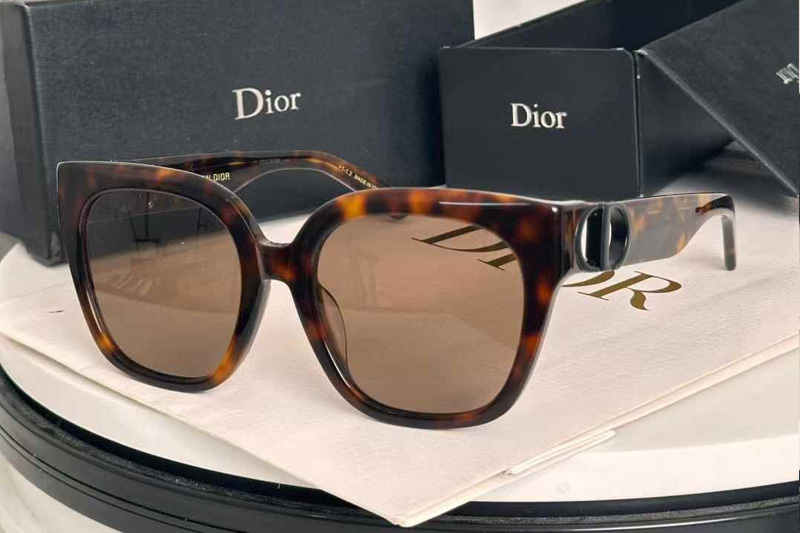 30Montaigne S10F Sunglasses Tortoise Brown