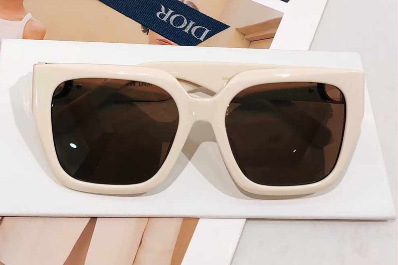 30Montaigne S8U Sunglasses Cream Brown