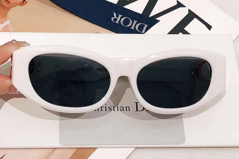 30Montaigne S9U Sunglasses White Gray