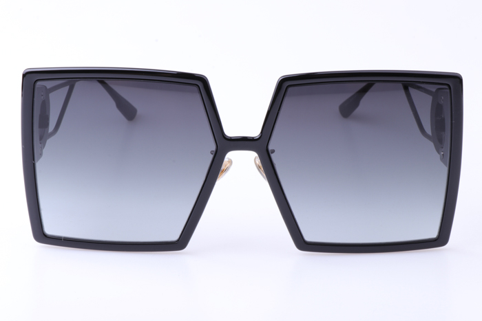 30Montaigne Sunglasses Black Gradient Gray