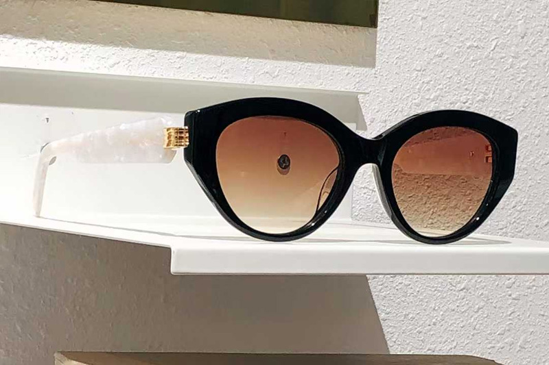 BV40046I Sunglasses Black White Gradient Brown
