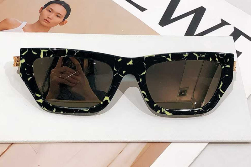 BV40047I Sunglasses Black Green Mirror