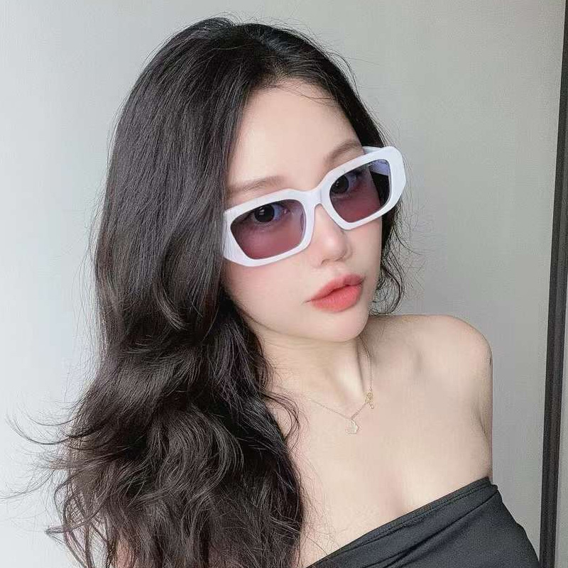 BV40067 Sunglasses White Gradient Blue