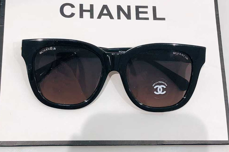 CH0550 Sunglasses Black Gradient Brown