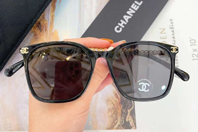 CH0787 Sunglasses Black Gold Gray