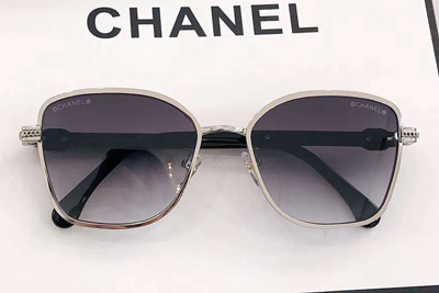 CH2212 Sunglasses Silver Black Gradient Blue