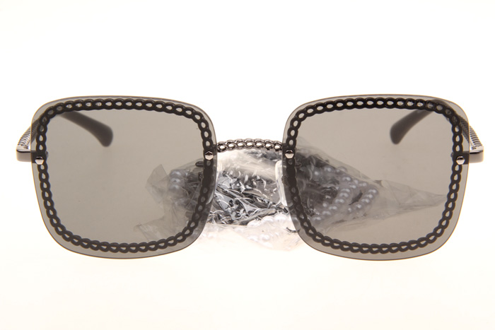 CH4244 Sunglasses In Gunmetal Grey