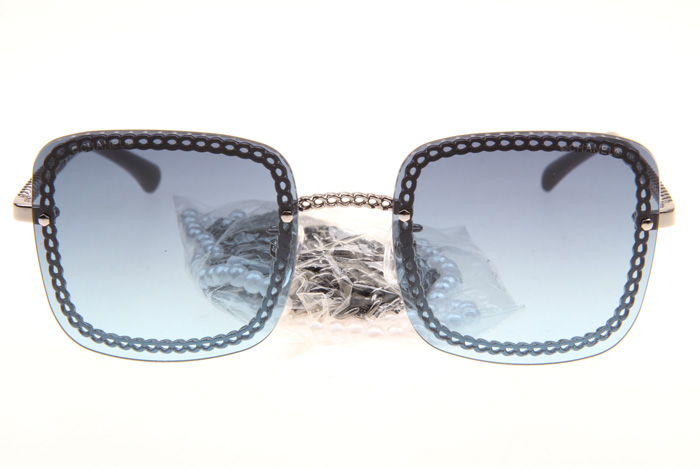 CH4244 Sunglasses In Silver Gradient Blue