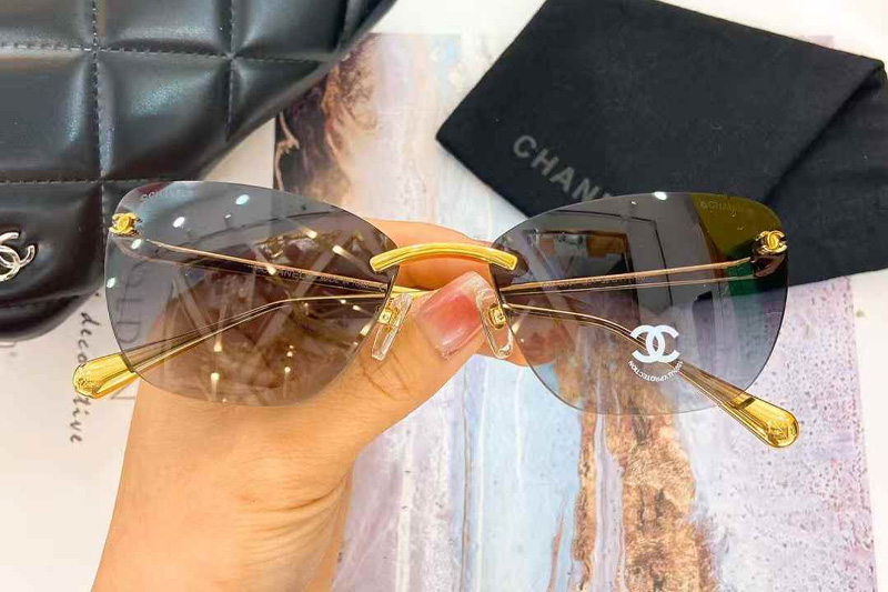 CH4286T Sunglasses Gold Gradient Gray