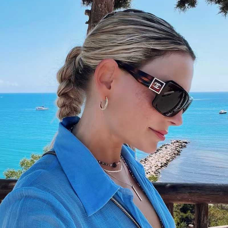 CH4366 Sunglasses Tortoise Gray