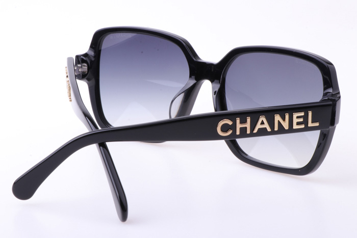 CH5408 Sunglasses Black Gold Gradient Gray