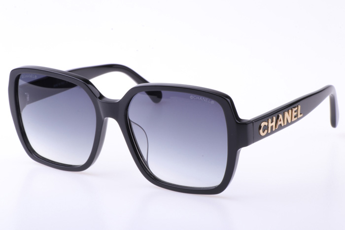 CH5408 Sunglasses Black Gold Gradient Gray