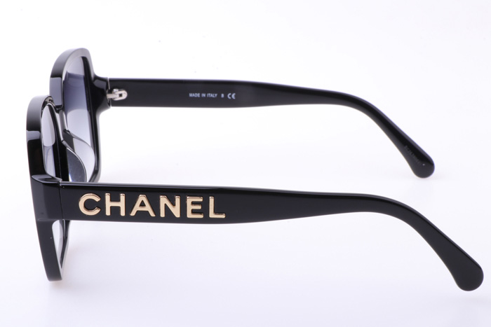 CH5408 Sunglasses Black Gold Gradient Gray