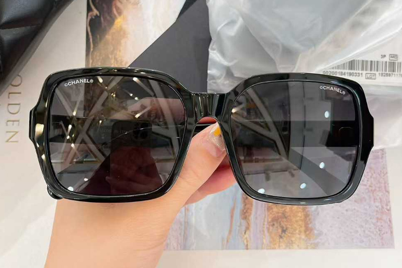 CH5408 Sunglasses Black White Gray