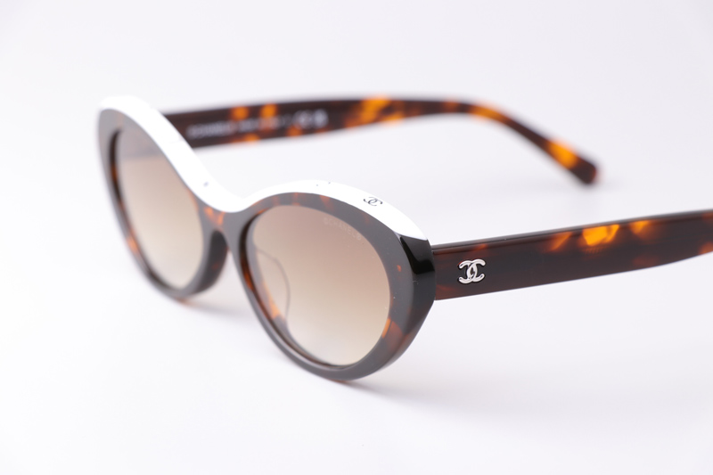 CH5416 Sunglasses Tortoise White Gradient Brown