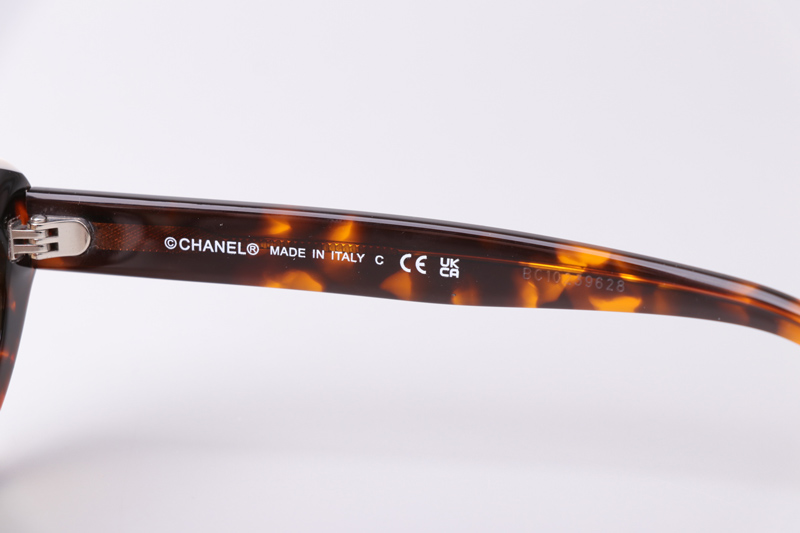 CH5416 Sunglasses Tortoise White Gradient Brown