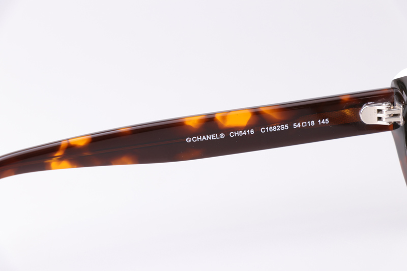 CH5416 Sunglasses Tortoise White Gradient Brown