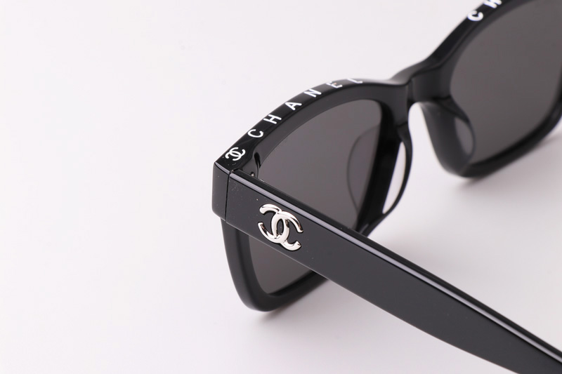 CH5417 Sunglasses Black Silver Gray