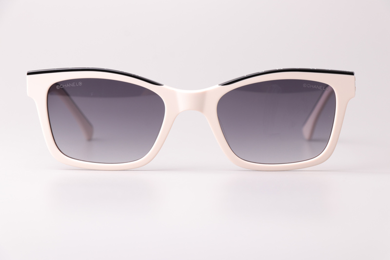 CH5417 Sunglasses White Black Gradient Gray