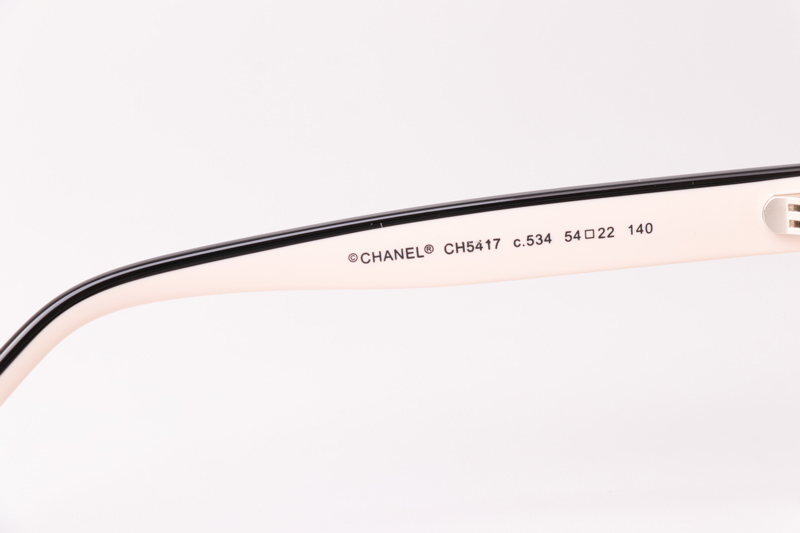 CH5417 Sunglasses White Black Gradient Gray