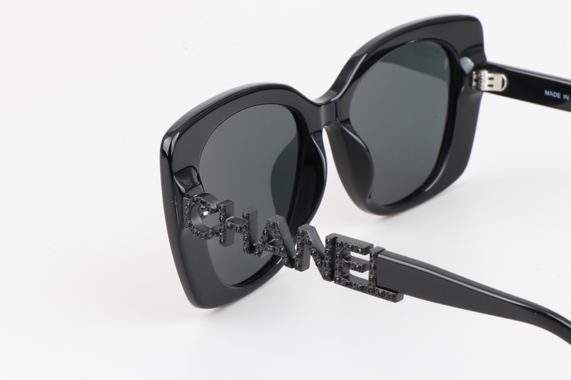 CH5422 Sunglasses Black Gray