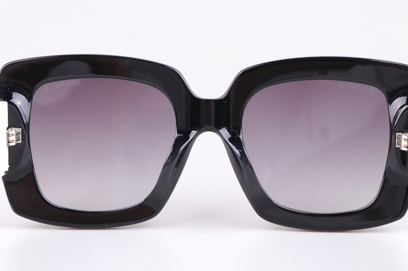 CH5474Q Sunglasses Black White Gradient Gray