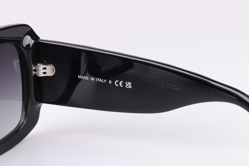 CH5483 Sunglasses Black Gradient Gray