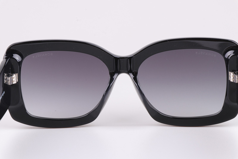 CH5483 Sunglasses Black Gradient Gray