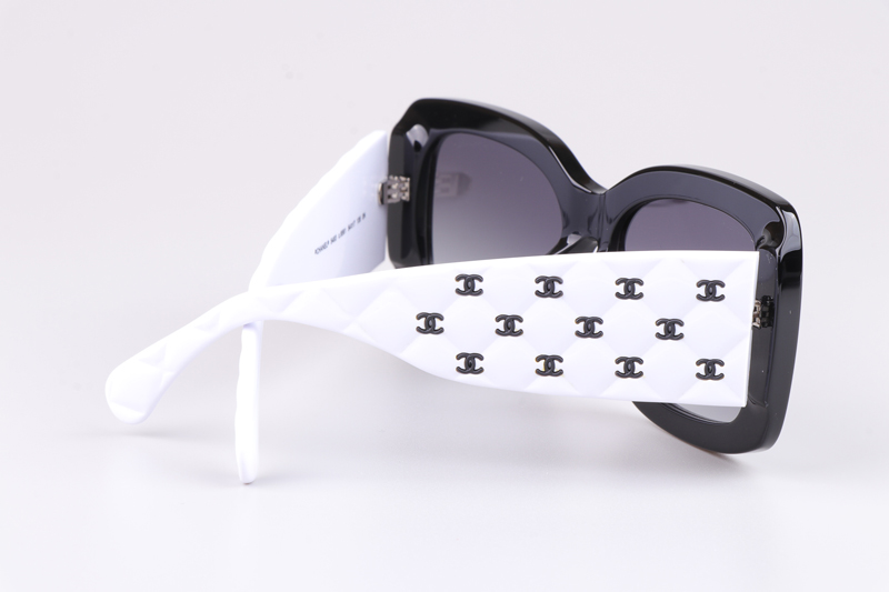 CH5483 Sunglasses Black White Gradient Gray