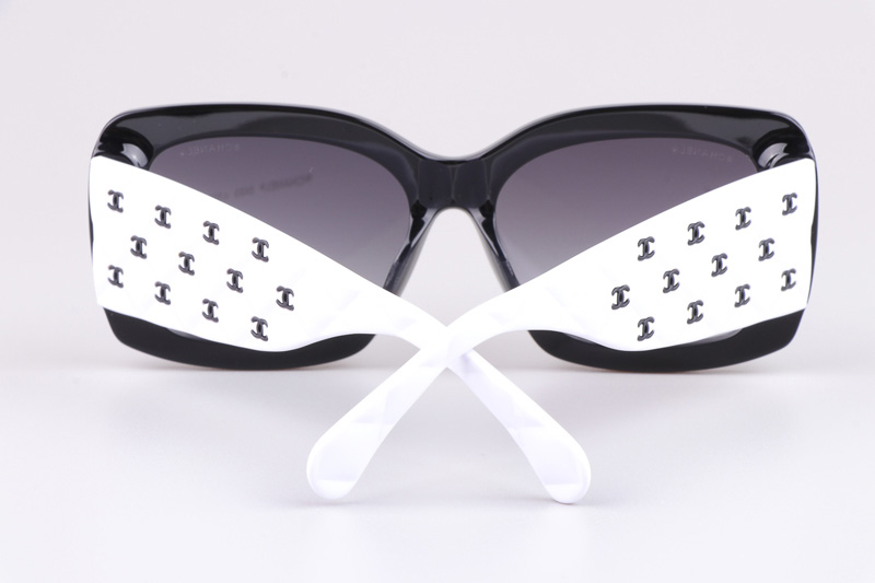 CH5483 Sunglasses Black White Gradient Gray