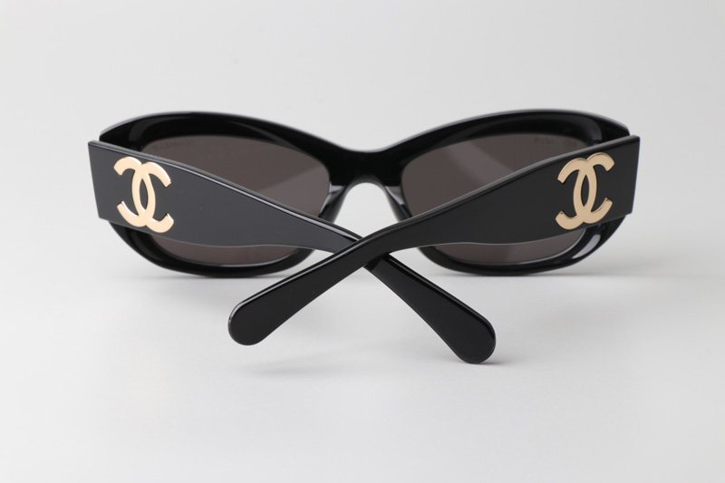 CH5493 Sunglasses Black Gold Gray