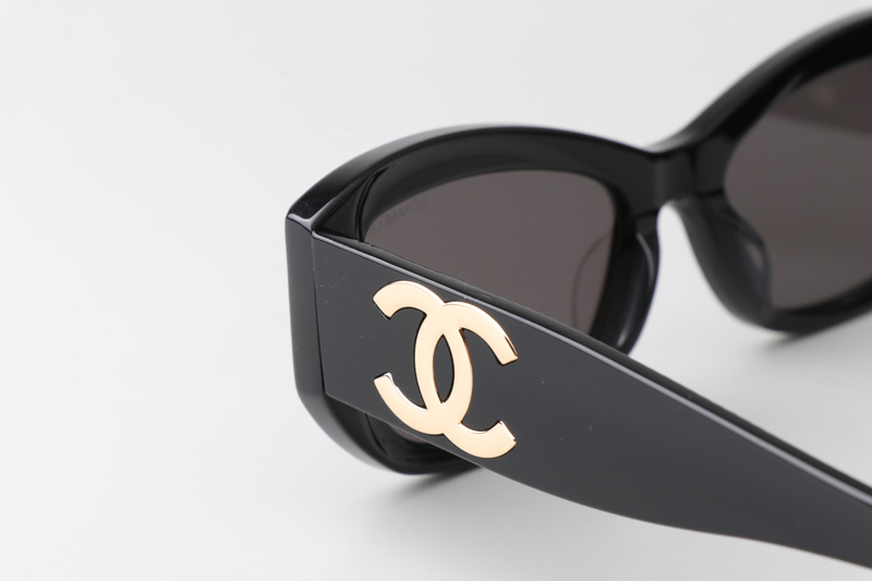 CH5493 Sunglasses Black Gold Gray