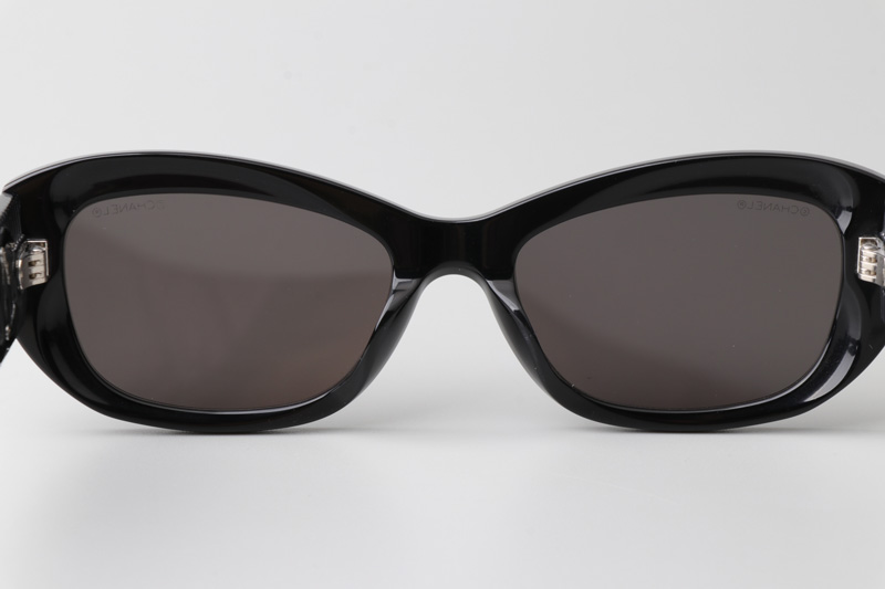 CH5493 Sunglasses Black Gold Gray