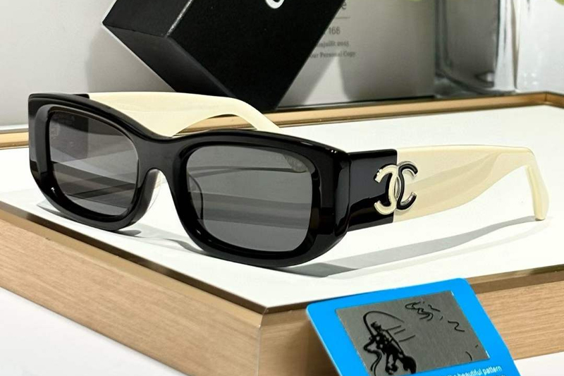 CH5525 Sunglasses Black Cream Gray