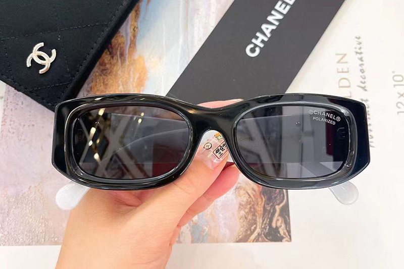 CH5525 Sunglasses Black White Gray