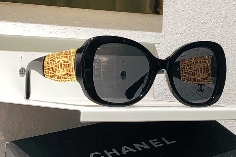 CH5531 Sunglasses Black Gray