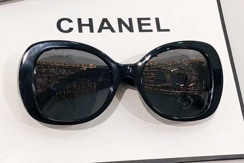 CH5531 Sunglasses Black Gray