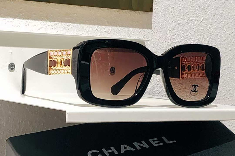 CH5535Q Sunglasses Black Gradient Brown