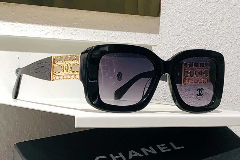 CH5535Q Sunglasses Black Gradient Gray