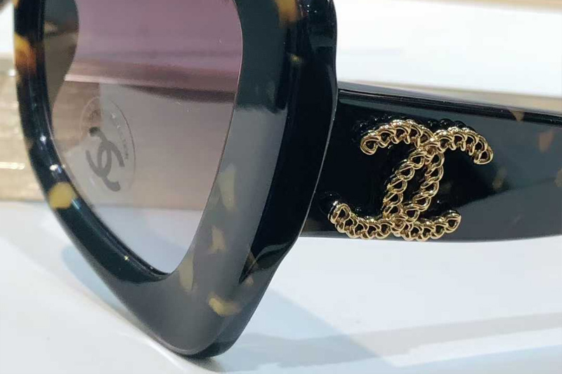 CH5555 Sunglasses Tortoise Gradient Gray