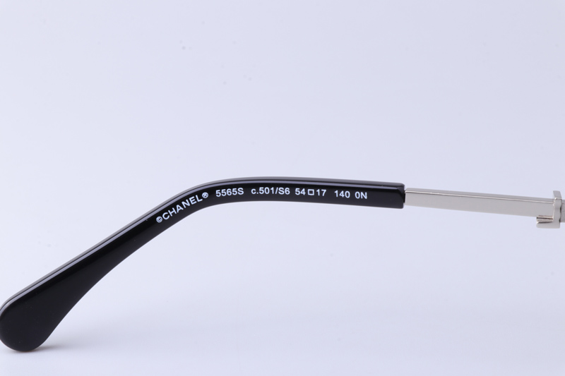 CH5565 Sunglasses Black Silver Gray