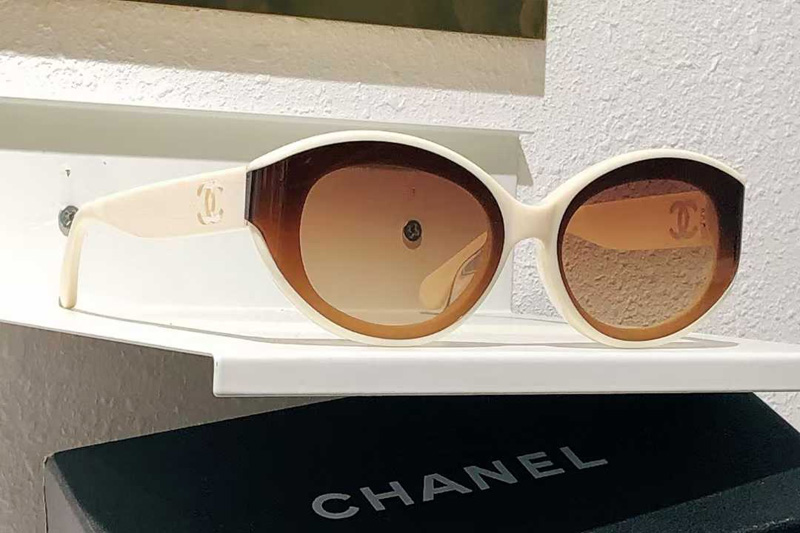 CH6078S Sunglasses White Gradient Brown