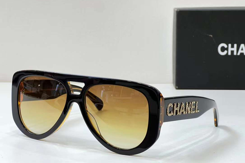 CH71354 Sunglasses Black Gradient Brown