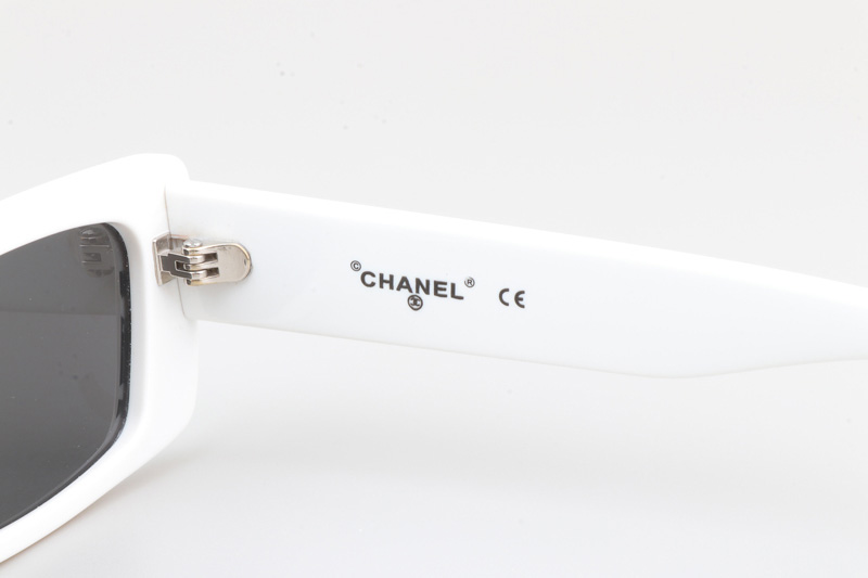 CH71473 Sunglasses White Gray