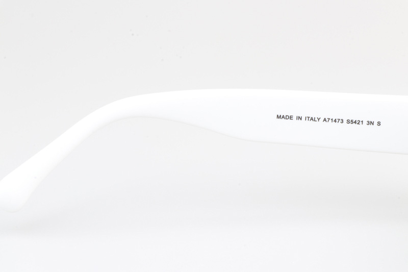 CH71473 Sunglasses White Gray