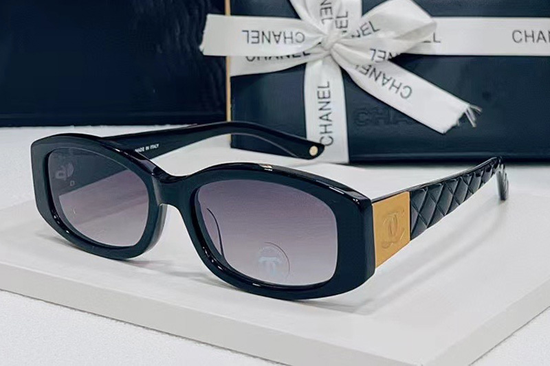 CH74573S Sunglasses In Black Gold Gradient Grey