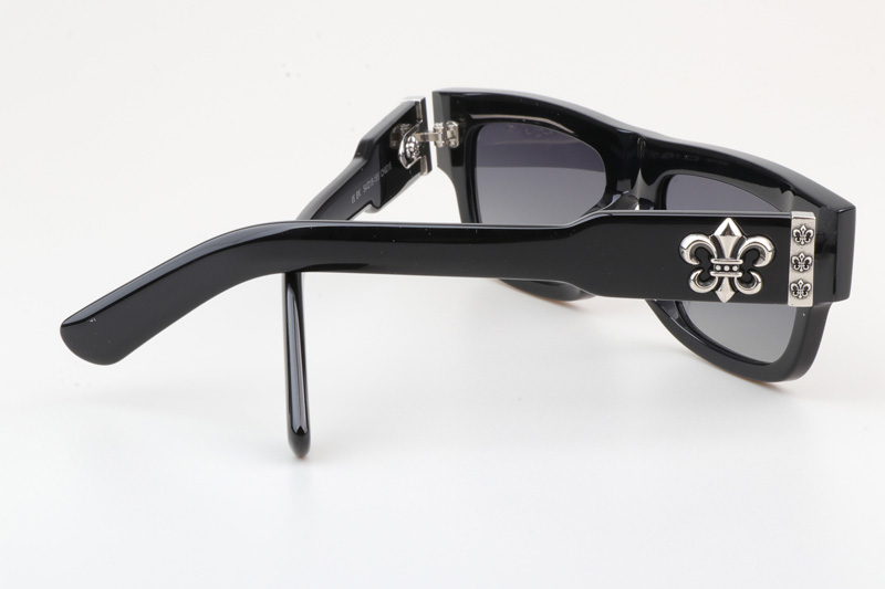 CH8216 Sunglasses Black Silver Gradient Gray