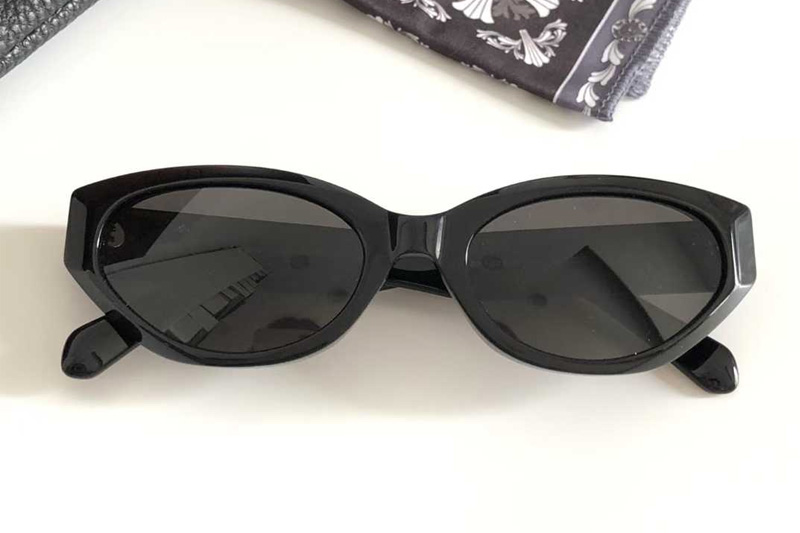 CH8295 Sunglasses Black Silver Gray