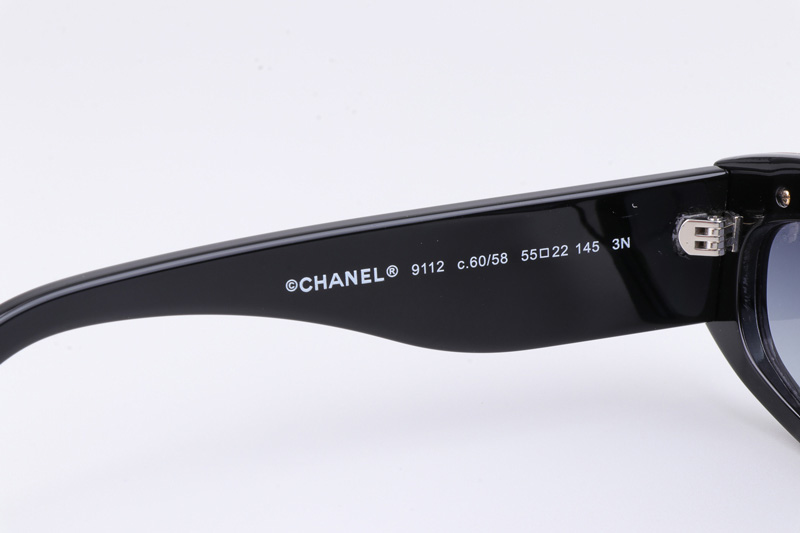 CH9112 Sunglasses Black Gradient Gray