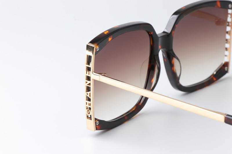 CH9122 Sunglasses Tortoise Gold Gradient Brown